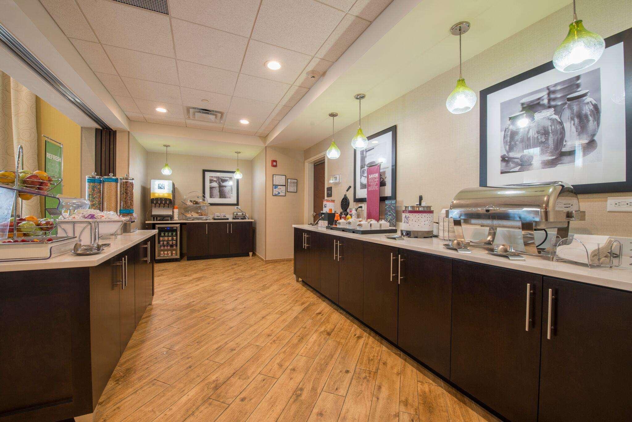 Hampton Inn Уэйнсборо Экстерьер фото