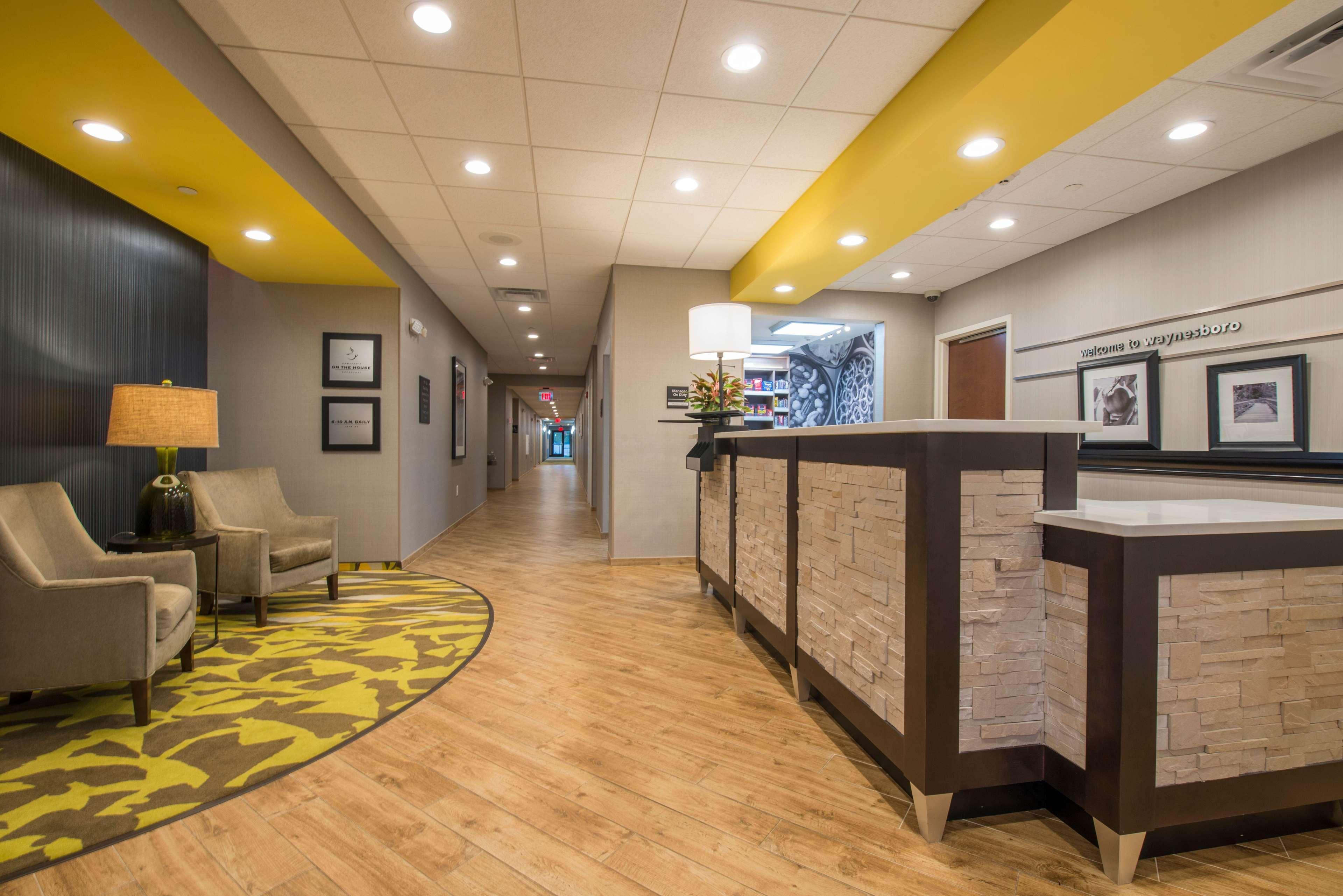 Hampton Inn Уэйнсборо Экстерьер фото