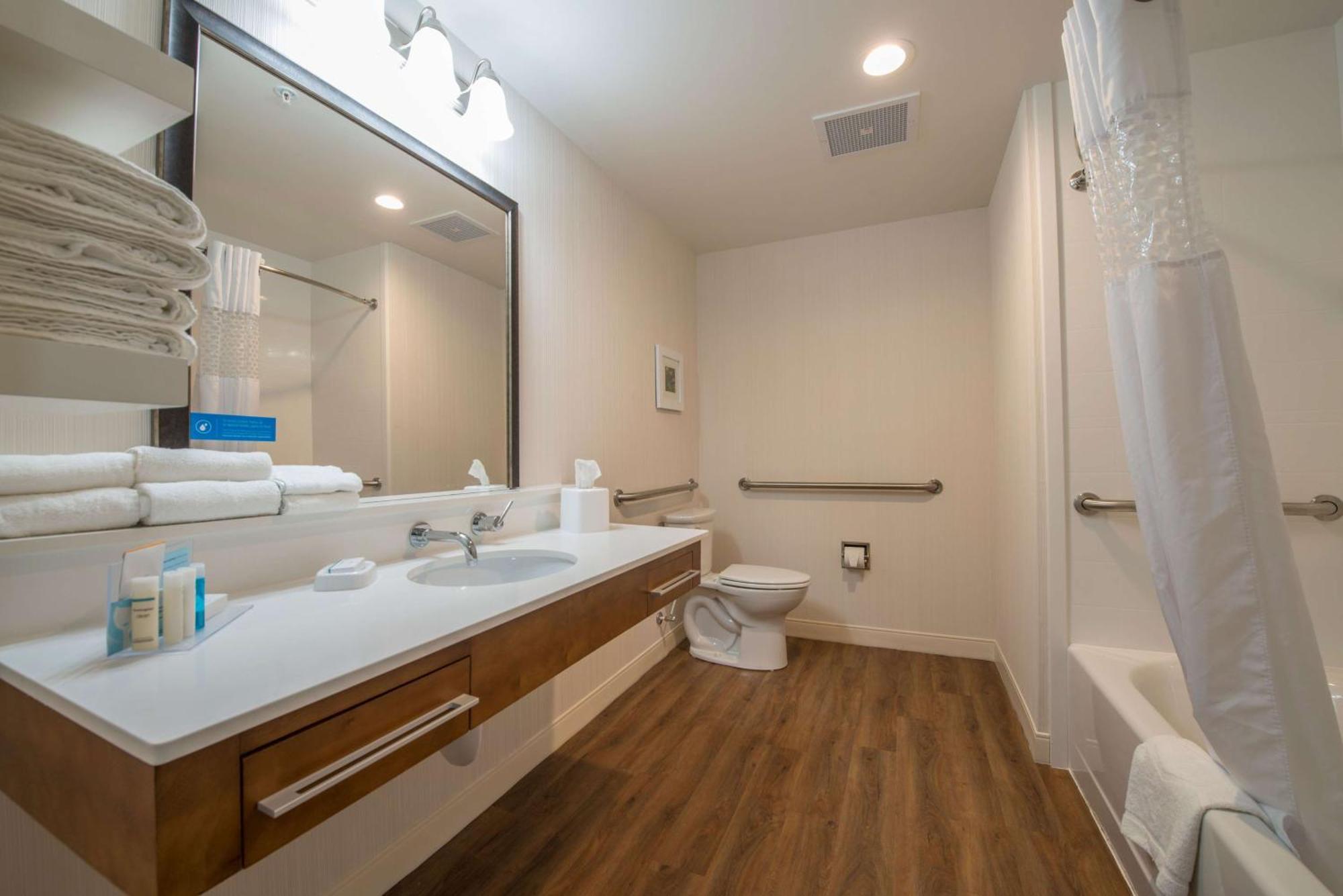 Hampton Inn Уэйнсборо Экстерьер фото